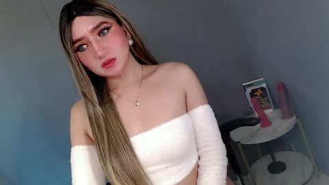 Snapshot of te_amo28 chatting on 8, 3, 2025 ellaine online show from 8, 3, 2025