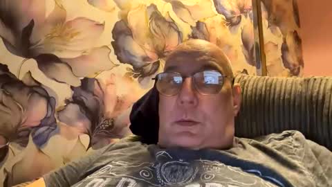 Snapshot of tebb61 chatting on 21, 9, 2025 Mark online show from 21, 9, 2025