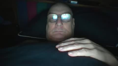 Snapshot of tebb61 chatting on 17, 12, 2025 Mark online show from 17, 12, 2025