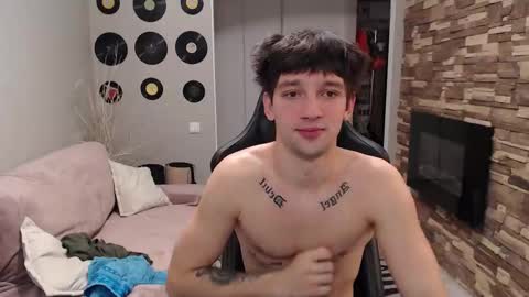 Snapshot of teddy_mode chatting on 16, 11, 2025 Teddy online show from 16, 11, 2025