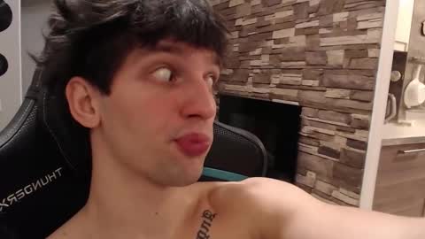 Snapshot of teddy_mode chatting on 18, 11, 2025 Teddy online show from 18, 11, 2025