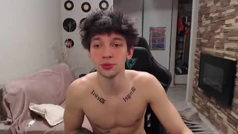 Snapshot of teddy_mode chatting on 19, 11, 2025 Teddy online show from 19, 11, 2025