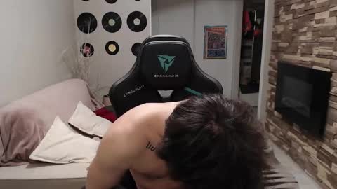 Snapshot of teddy_mode chatting on 22, 11, 2025 Teddy online show from 22, 11, 2025