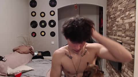 Snapshot of teddy_mode chatting on 2, 12, 2025 Teddy online show from 2, 12, 2025