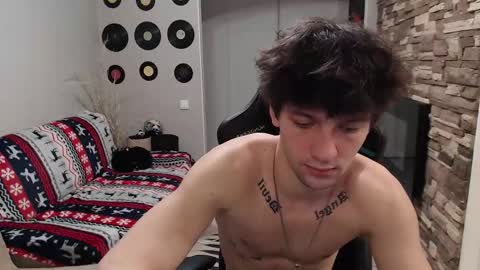 Snapshot of teddy_mode chatting on 4, 12, 2025 Teddy online show from 4, 12, 2025