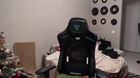 Snapshot of teddy_mode chatting on 5, 12, 2025 Teddy online show from 5, 12, 2025