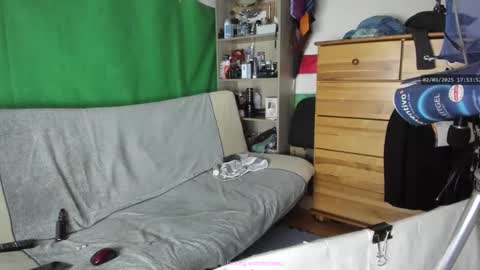 Snapshot of telepaticman chatting on 2, 3, 2025 Virg Lszl online show from 2, 3, 2025