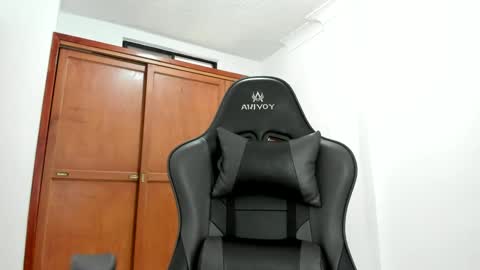 Snapshot of teles10 chatting on 14, 2, 2025 Teles2023 online show from 14, 2, 2025