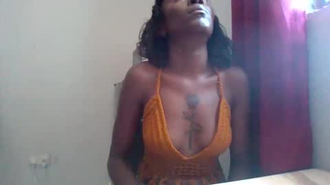 Snapshot of temptiebony69 chatting on 2, 10, 2025 temptiebony69 online show from 2, 10, 2025