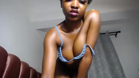 Snapshot of tempting_tiah chatting on 23, 7, 2026 tiah online show from 23, 7, 2026