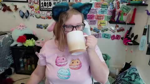 Pixie and Tentacle Overlord online show from 22, 4, 2026