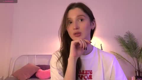 Snapshot of tender_babyy chatting on 9, 9, 2025 Sexy girl Li online show from 9, 9, 2025