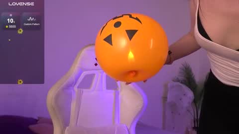 Snapshot of tender_babyy chatting on 29, 10, 2025 Sexy girl Li online show from 29, 10, 2025