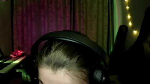 Anny Simpson online show from 25, 3, 2026