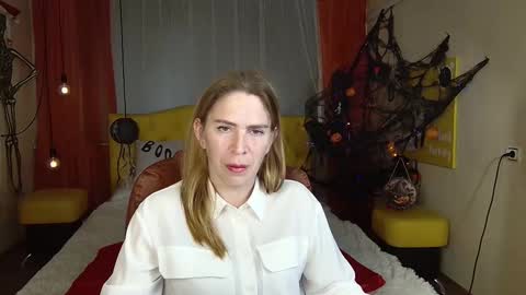 Snapshot of tessadaybreak chatting on 15, 10, 2025 tessadaybreak online show from 15, 10, 2025