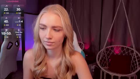 TessaHamilton online show from 21, 11, 2025