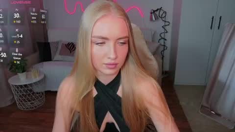 Snapshot of tessahamilton chatting on 28, 4, 2026 TessaHamilton online show from 28, 4, 2026