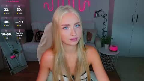 Snapshot of tessahamilton chatting on 1, 7, 2026 TessaHamilton online show from 1, 7, 2026