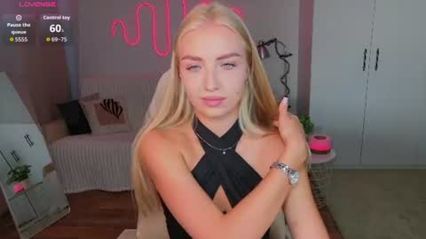 Snapshot of tessahamilton chatting on 17, 7, 2026 TessaHamilton online show from 17, 7, 2026