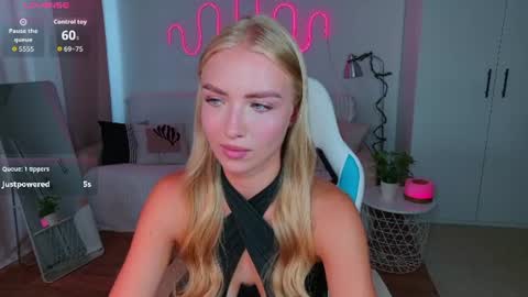 Snapshot of tessahamilton chatting on 22, 7, 2026 TessaHamilton online show from 22, 7, 2026