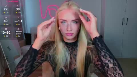 Snapshot of tessahamilton chatting on 3, 8, 2026 TessaHamilton online show from 3, 8, 2026