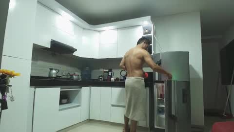 Snapshot of tessayleo_13 chatting on 25, 11, 2025 tessa y leo online show from 25, 11, 2025