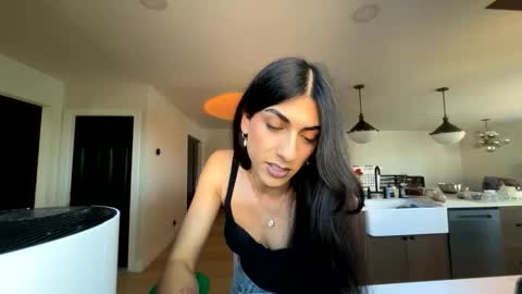 Snapshot of tgirltoesx chatting on 6, 5, 2026 babygirlmami online show from 6, 5, 2026