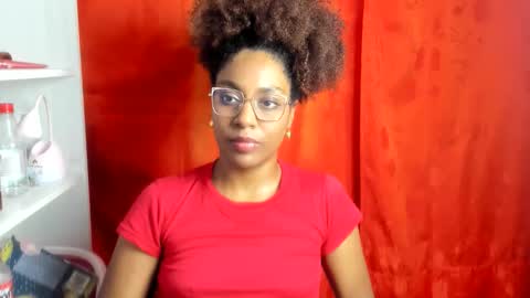 Snapshot of thaimy_ chatting on 21, 5, 2026 thaimy_ online show from 21, 5, 2026