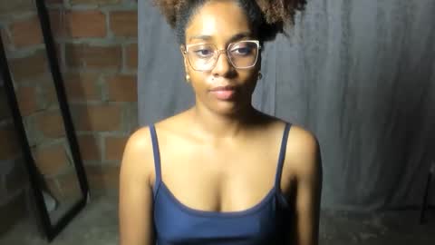 Snapshot of thaimy_ chatting on 5, 6, 2026 thaimy_ online show from 5, 6, 2026