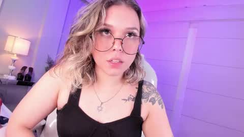 Snapshot of thalia21_ chatting on 1, 3, 2025 Thalia21 online show from 1, 3, 2025