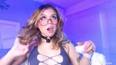 Snapshot of thalia21_ chatting on 18, 10, 2025 Thalia21 online show from 18, 10, 2025