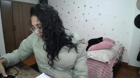    online show from 22, 12, 2025