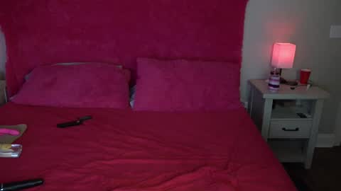 thalusciouslayla online show from 3, 1, 2025