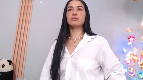 THAYSSA ROSS online show from 2, 4, 2026