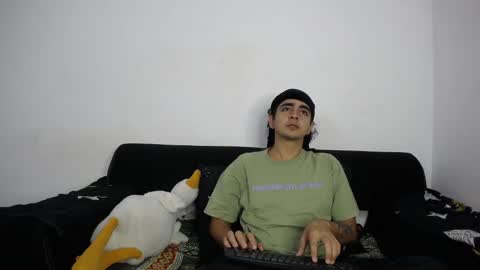 Snapshot of the_r00m chatting on 22, 9, 2025 Jaime Angela online show from 22, 9, 2025