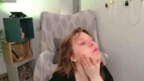 Snapshot of the_virg1n_marie chatting on 16, 6, 2026 The Rosemarie I Wed FriSun 1 AM 9 AM EDT online show from 16, 6, 2026
