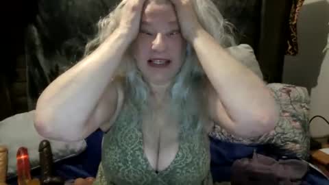 Snapshot of thearcticmilf chatting on 25, 4, 2026 The Arctic Milf online show from 25, 4, 2026