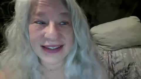 Snapshot of thearcticmilf chatting on 25, 4, 2026 The Arctic Milf online show from 25, 4, 2026