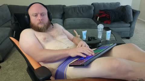 Snapshot of theballboy chatting on 15, 11, 2025 theballboy online show from 15, 11, 2025