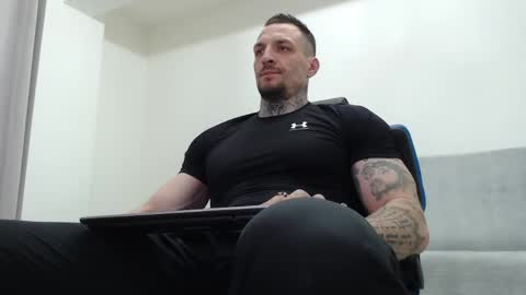 Snapshot of thebestmuscles chatting on 3, 5, 2026 John online show from 3, 5, 2026