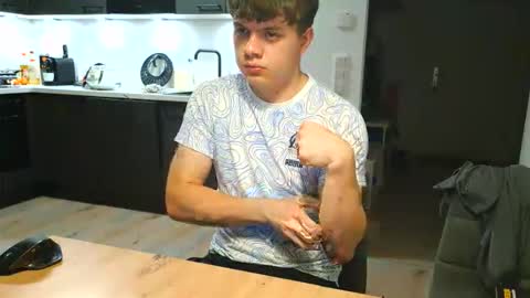 Snapshot of thecuteguy144949 chatting on 3, 11, 2025 thecuteguy144949 online show from 3, 11, 2025