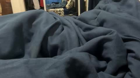 Snapshot of theeshooterr chatting on 2, 2, 2025 theeshooterr online show from 2, 2, 2025