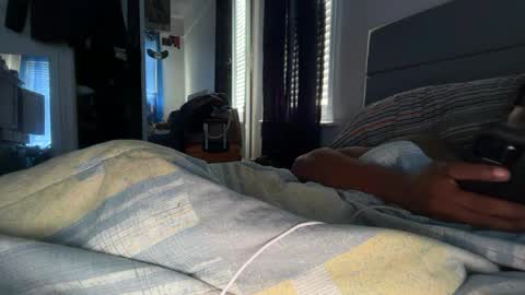 Snapshot of theeshooterr chatting on 10, 9, 2025 theeshooterr online show from 10, 9, 2025