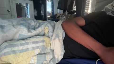 Snapshot of theeshooterr chatting on 1, 10, 2025 theeshooterr online show from 1, 10, 2025