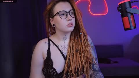 Snapshot of thefullredmoon chatting on 4, 5, 2026 Moon online show from 4, 5, 2026