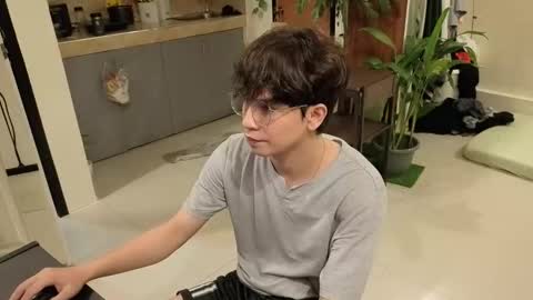 Green online show from 5, 12, 2025