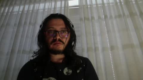 Snapshot of theguitarmistery chatting on 8, 3, 2025 theguitarmistery online show from 8, 3, 2025