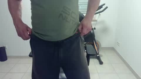 Snapshot of theguyfrombehind chatting on 29, 6, 2026 Alex online show from 29, 6, 2026