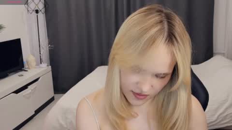 Snapshot of thehousemaid1 chatting on 7, 6, 2026 Lily online show from 7, 6, 2026