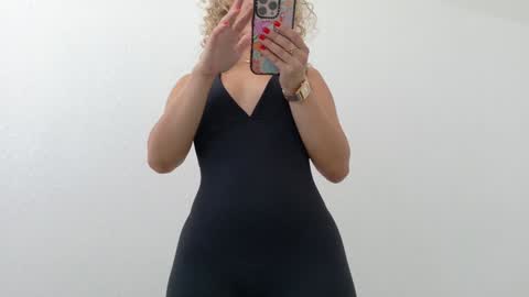 Lily Marie online show from 5, 12, 2025